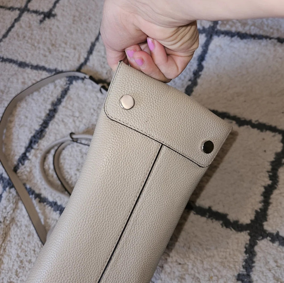 Michael Kors  3 pocket taupe medium sized leather handbag - Picture 3 of 8